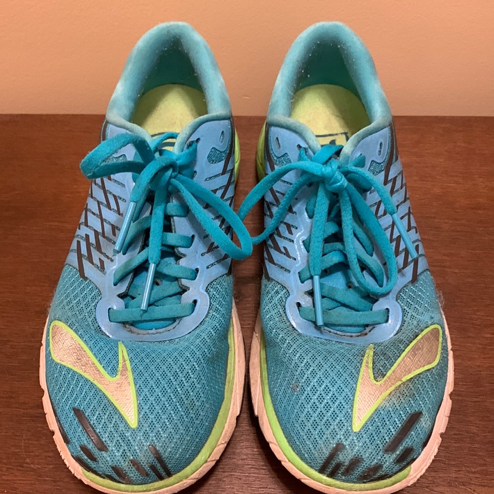 Running shoes